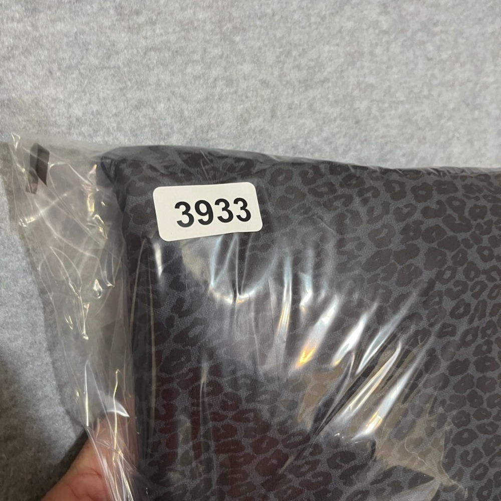 Time and Tru Pants Womens 20 Gray Skinny Stretch Cropped Animal Print Modern New - Picture 9 of 9